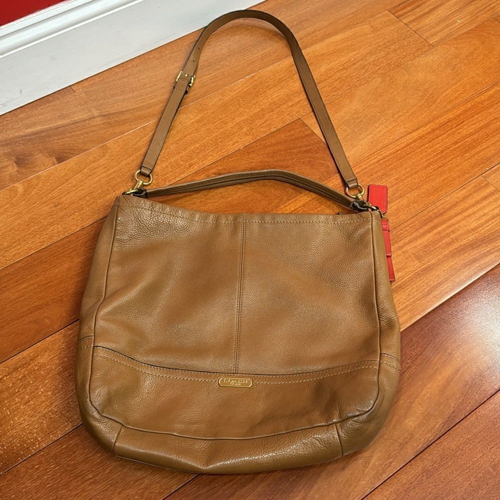 Coach British Tan Leather Hobo Adj. Strap 2 Way Shoulder‎ Zip Close - Picture 2 of 16